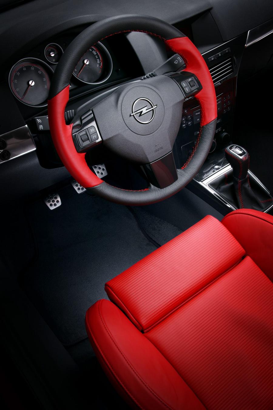  Opel Astra High Performance Concept 2004 года  (фото 2 из 17)